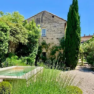 https://les-ecuries-des-chartreux.fr-provencehotel.com