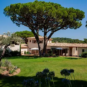 https://les-pins-de-lescalet.fr-provencehotel.com
